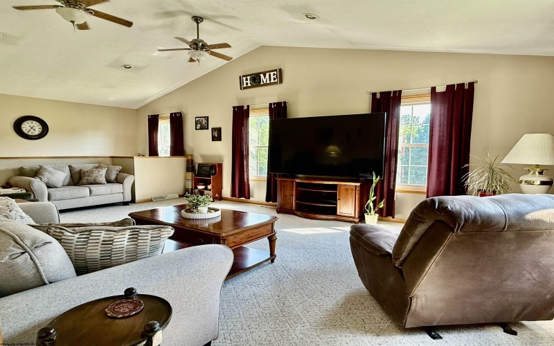 25 Lofty Lane, Montana Mines, West Virginia 26586, 4 Bedrooms Bedrooms, 9 Rooms Rooms,3 BathroomsBathrooms,Single Family Detached,For Sale,Lofty,10160669