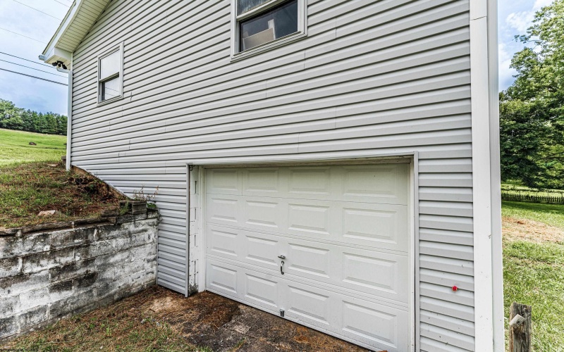1248 Goshen Road, Morgantown, West Virginia 26508, 4 Bedrooms Bedrooms, 6 Rooms Rooms,2 BathroomsBathrooms,Single Family Detached,For Sale,Goshen,10160670