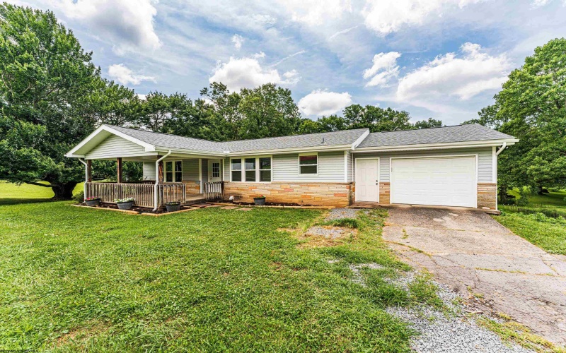 1248 Goshen Road, Morgantown, West Virginia 26508, 4 Bedrooms Bedrooms, 6 Rooms Rooms,2 BathroomsBathrooms,Single Family Detached,For Sale,Goshen,10160670