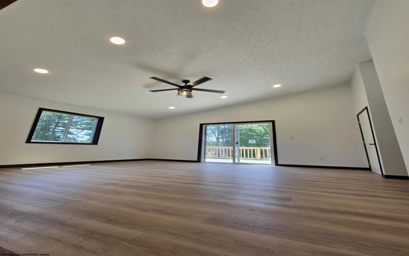 403 Broadway Avenue, Bridgeport, West Virginia 26330, 3 Bedrooms Bedrooms, 5 Rooms Rooms,2 BathroomsBathrooms,Single Family Detached,For Sale,Broadway,10160671