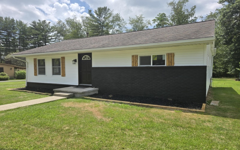 403 Broadway Avenue, Bridgeport, West Virginia 26330, 3 Bedrooms Bedrooms, 5 Rooms Rooms,2 BathroomsBathrooms,Single Family Detached,For Sale,Broadway,10160671