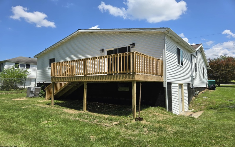 403 Broadway Avenue, Bridgeport, West Virginia 26330, 3 Bedrooms Bedrooms, 5 Rooms Rooms,2 BathroomsBathrooms,Single Family Detached,For Sale,Broadway,10160671