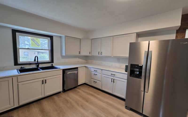 403 Broadway Avenue, Bridgeport, West Virginia 26330, 3 Bedrooms Bedrooms, 5 Rooms Rooms,2 BathroomsBathrooms,Single Family Detached,For Sale,Broadway,10160671