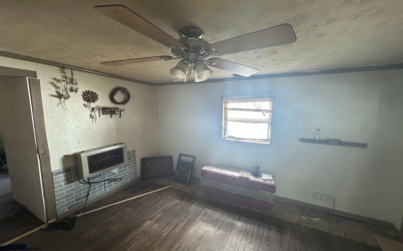 2308 9th Avenue, Huntington, West Virginia 25703, 2 Bedrooms Bedrooms, 5 Rooms Rooms,2 BathroomsBathrooms,Single Family Detached,For Sale,9th,10160675