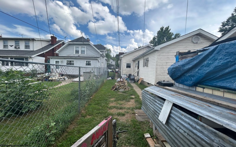 2308 9th Avenue, Huntington, West Virginia 25703, 2 Bedrooms Bedrooms, 5 Rooms Rooms,2 BathroomsBathrooms,Single Family Detached,For Sale,9th,10160675