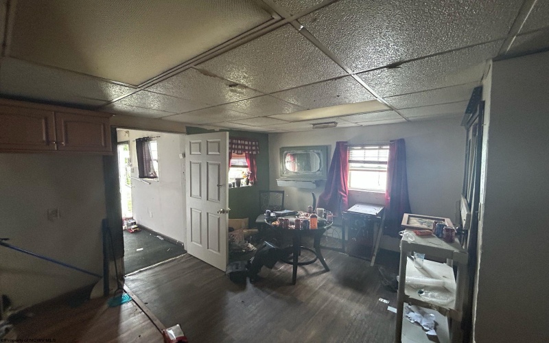 2308 9th Avenue, Huntington, West Virginia 25703, 2 Bedrooms Bedrooms, 5 Rooms Rooms,2 BathroomsBathrooms,Single Family Detached,For Sale,9th,10160675