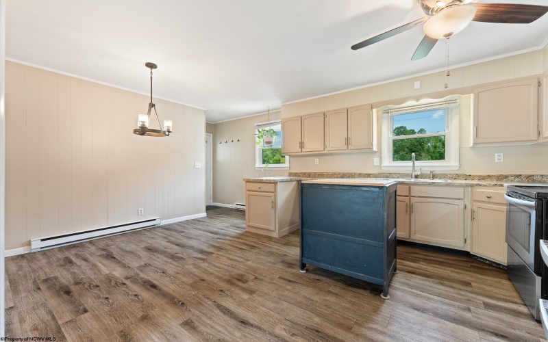 18 Ash Street, Lost Creek, West Virginia 26385, 4 Bedrooms Bedrooms, 6 Rooms Rooms,1 BathroomBathrooms,Single Family Detached,For Sale,Ash,10160676