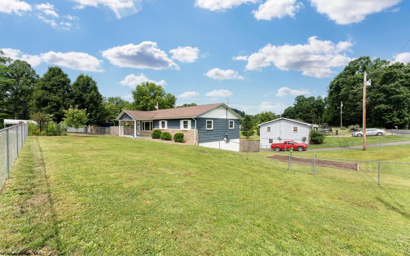18 Ash Street, Lost Creek, West Virginia 26385, 4 Bedrooms Bedrooms, 6 Rooms Rooms,1 BathroomBathrooms,Single Family Detached,For Sale,Ash,10160676
