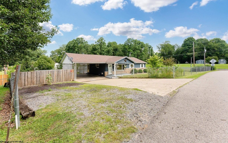 18 Ash Street, Lost Creek, West Virginia 26385, 4 Bedrooms Bedrooms, 6 Rooms Rooms,1 BathroomBathrooms,Single Family Detached,For Sale,Ash,10160676