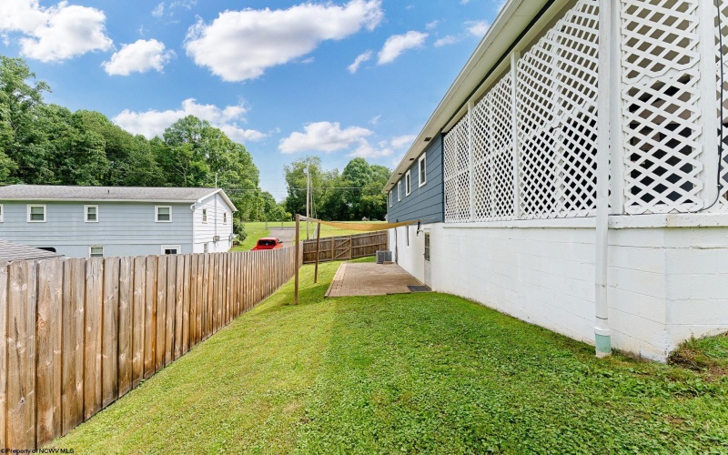 18 Ash Street, Lost Creek, West Virginia 26385, 4 Bedrooms Bedrooms, 6 Rooms Rooms,1 BathroomBathrooms,Single Family Detached,For Sale,Ash,10160676