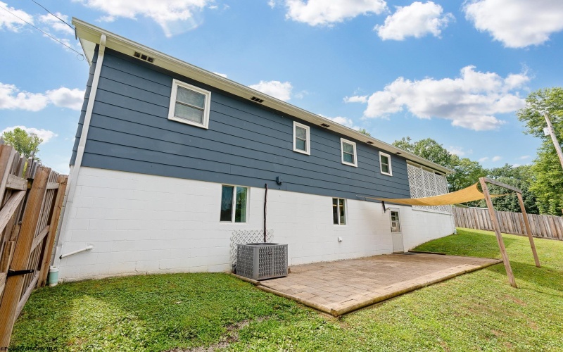 18 Ash Street, Lost Creek, West Virginia 26385, 4 Bedrooms Bedrooms, 6 Rooms Rooms,1 BathroomBathrooms,Single Family Detached,For Sale,Ash,10160676