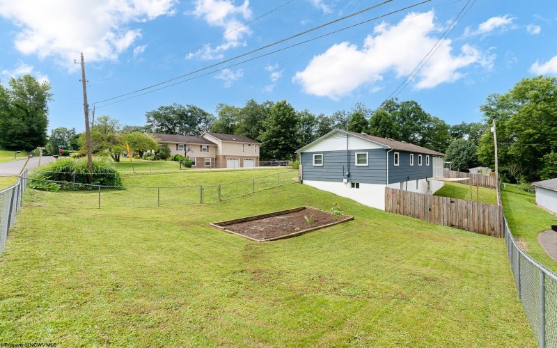18 Ash Street, Lost Creek, West Virginia 26385, 4 Bedrooms Bedrooms, 6 Rooms Rooms,1 BathroomBathrooms,Single Family Detached,For Sale,Ash,10160676