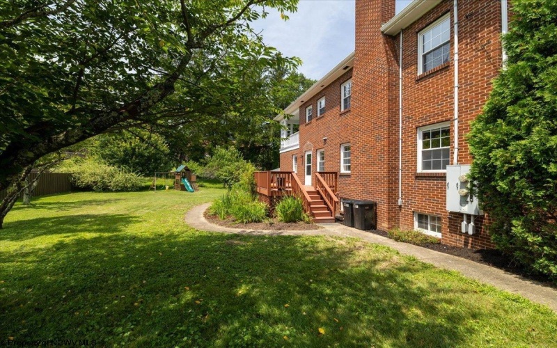 815 Walnut Avenue, Fairmont, West Virginia 26554, 4 Bedrooms Bedrooms, 9 Rooms Rooms,2 BathroomsBathrooms,Single Family Detached,For Sale,Walnut,10160677