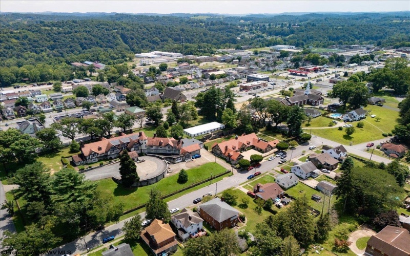 815 Walnut Avenue, Fairmont, West Virginia 26554, 4 Bedrooms Bedrooms, 9 Rooms Rooms,2 BathroomsBathrooms,Single Family Detached,For Sale,Walnut,10160677