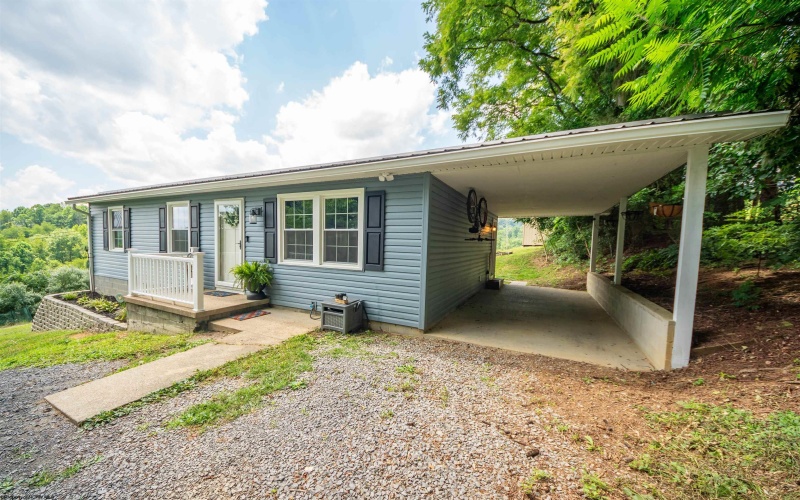 2105 Manuel Drive, Fairmont, West Virginia 26554-000, 3 Bedrooms Bedrooms, 5 Rooms Rooms,1 BathroomBathrooms,Single Family Detached,For Sale,Manuel,10160683