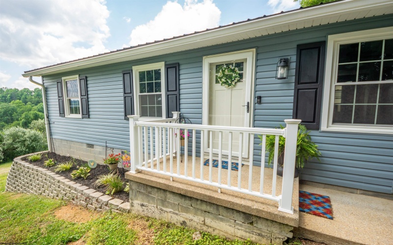 2105 Manuel Drive, Fairmont, West Virginia 26554-000, 3 Bedrooms Bedrooms, 5 Rooms Rooms,1 BathroomBathrooms,Single Family Detached,For Sale,Manuel,10160683