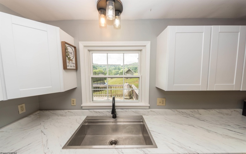 2105 Manuel Drive, Fairmont, West Virginia 26554-000, 3 Bedrooms Bedrooms, 5 Rooms Rooms,1 BathroomBathrooms,Single Family Detached,For Sale,Manuel,10160683