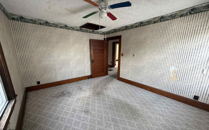 324 Fowler Avenue, Clarksburg, West Virginia 26301, 4 Bedrooms Bedrooms, 10 Rooms Rooms,1 BathroomBathrooms,Single Family Detached,For Sale,Fowler,10160693