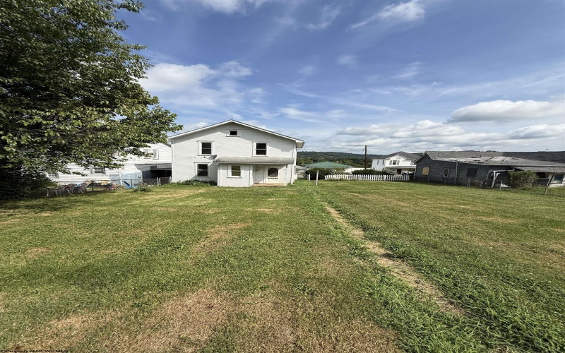 324 Fowler Avenue, Clarksburg, West Virginia 26301, 4 Bedrooms Bedrooms, 10 Rooms Rooms,1 BathroomBathrooms,Single Family Detached,For Sale,Fowler,10160693