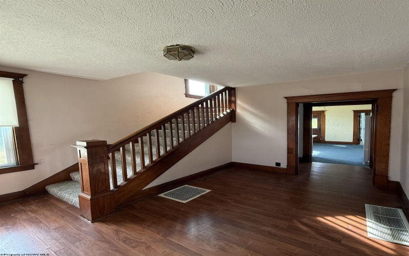 324 Fowler Avenue, Clarksburg, West Virginia 26301, 4 Bedrooms Bedrooms, 10 Rooms Rooms,1 BathroomBathrooms,Single Family Detached,For Sale,Fowler,10160693