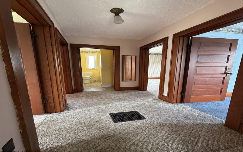 324 Fowler Avenue, Clarksburg, West Virginia 26301, 4 Bedrooms Bedrooms, 10 Rooms Rooms,1 BathroomBathrooms,Single Family Detached,For Sale,Fowler,10160693