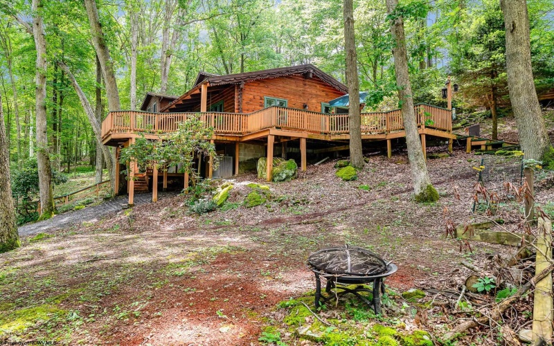 265 Paradise Circle, Morgantown, West Virginia 26508, 4 Bedrooms Bedrooms, 9 Rooms Rooms,2 BathroomsBathrooms,Single Family Detached,For Sale,Paradise,10160698
