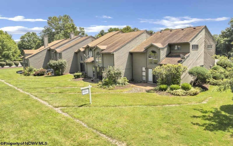 1028 Greystone Circle, Morgantown, West Virginia 26508, 2 Bedrooms Bedrooms, 5 Rooms Rooms,1 BathroomBathrooms,Single Family Attached,For Sale,Greystone,10160695