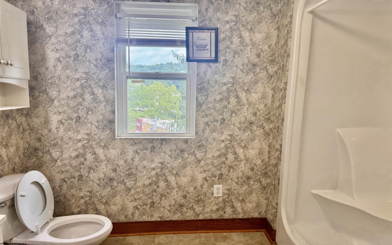 20 Hillside Drive, Fairmont, West Virginia 26554, 3 Bedrooms Bedrooms, 6 Rooms Rooms,2 BathroomsBathrooms,Single Family Detached,For Sale,Hillside,10160697