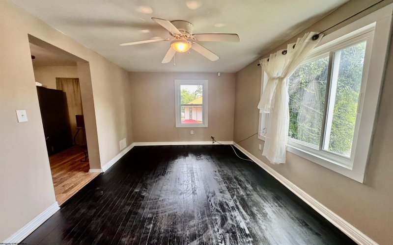 20 Hillside Drive, Fairmont, West Virginia 26554, 3 Bedrooms Bedrooms, 6 Rooms Rooms,2 BathroomsBathrooms,Single Family Detached,For Sale,Hillside,10160697
