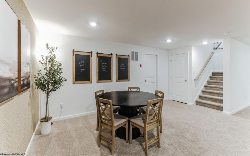 369 Lexington Circle, Bridgeport, West Virginia 26330, 4 Bedrooms Bedrooms, 9 Rooms Rooms,2 BathroomsBathrooms,Single Family Detached,For Sale,Lexington,10160696