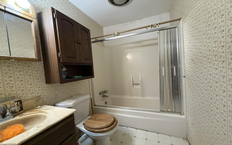 106 Elizabeth Circle, Kingwood, West Virginia 26537, 3 Bedrooms Bedrooms, 6 Rooms Rooms,1 BathroomBathrooms,Single Family Detached,For Sale,Elizabeth,10160700