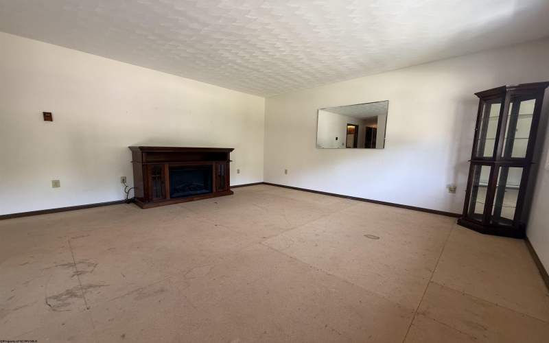 106 Elizabeth Circle, Kingwood, West Virginia 26537, 3 Bedrooms Bedrooms, 6 Rooms Rooms,1 BathroomBathrooms,Single Family Detached,For Sale,Elizabeth,10160700