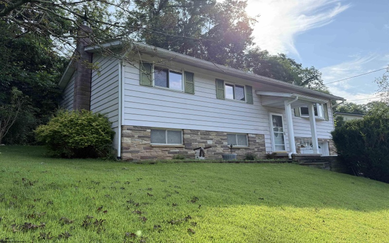 106 Elizabeth Circle, Kingwood, West Virginia 26537, 3 Bedrooms Bedrooms, 6 Rooms Rooms,1 BathroomBathrooms,Single Family Detached,For Sale,Elizabeth,10160700