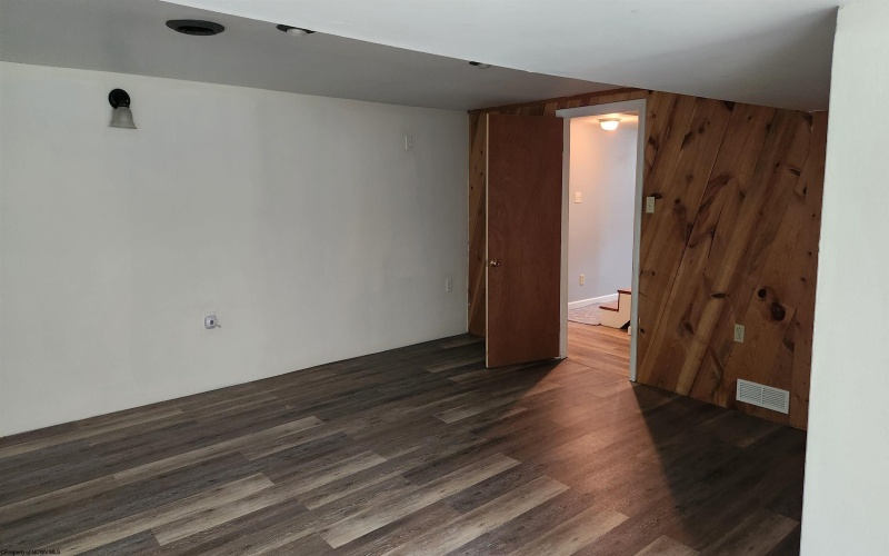 2589 Fairmont Road, Morgantown, West Virginia 26501, 3 Bedrooms Bedrooms, 8 Rooms Rooms,1 BathroomBathrooms,Single Family Detached,For Sale,Fairmont,10160699