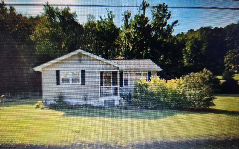2589 Fairmont Road, Morgantown, West Virginia 26501, 3 Bedrooms Bedrooms, 8 Rooms Rooms,1 BathroomBathrooms,Single Family Detached,For Sale,Fairmont,10160699
