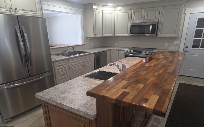 102 Seemont Drive, Kingwood, West Virginia 26537, 2 Bedrooms Bedrooms, 6 Rooms Rooms,1 BathroomBathrooms,Single Family Detached,For Sale,Seemont,10160722