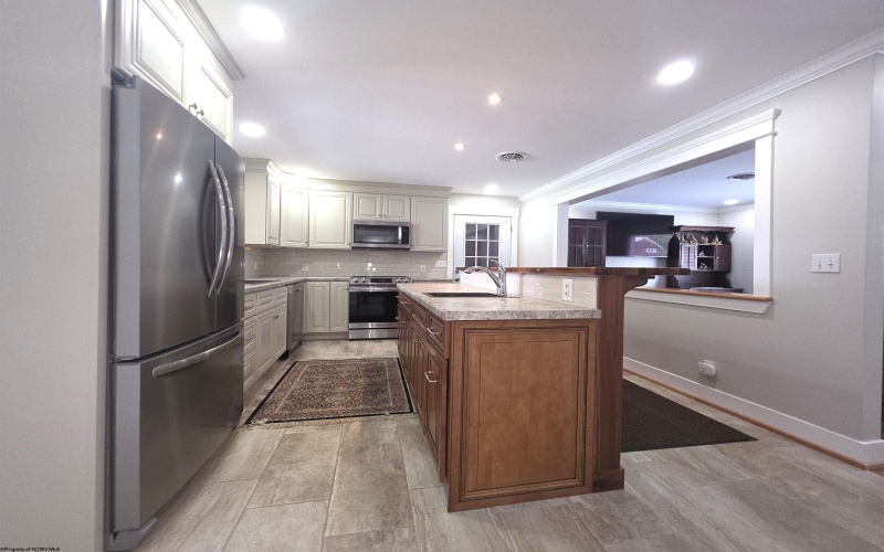 102 Seemont Drive, Kingwood, West Virginia 26537, 2 Bedrooms Bedrooms, 6 Rooms Rooms,1 BathroomBathrooms,Single Family Detached,For Sale,Seemont,10160722