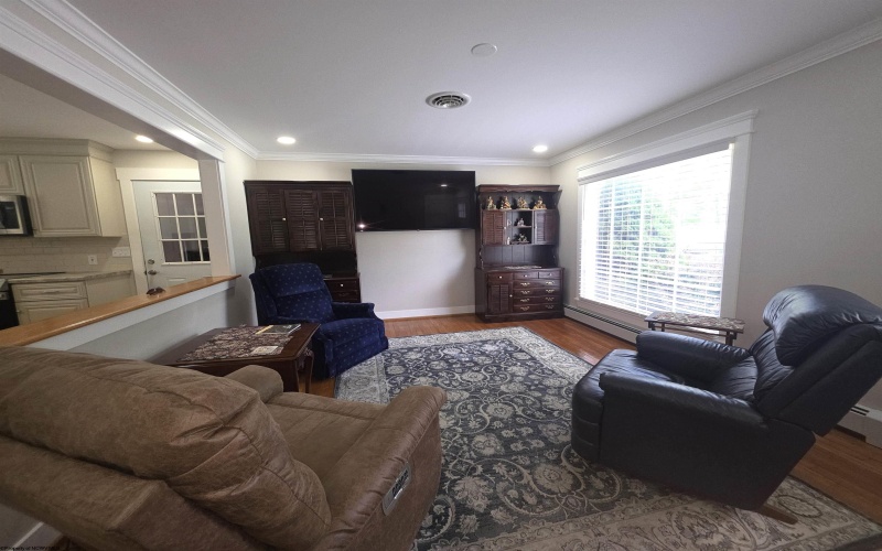 102 Seemont Drive, Kingwood, West Virginia 26537, 2 Bedrooms Bedrooms, 6 Rooms Rooms,1 BathroomBathrooms,Single Family Detached,For Sale,Seemont,10160722