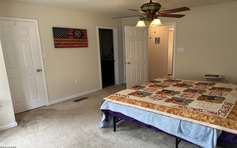 118 Park Place Drive, Morgantown, West Virginia 26508, 2 Bedrooms Bedrooms, 5 Rooms Rooms,2 BathroomsBathrooms,Single Family Attached,For Sale,Park Place,10160711