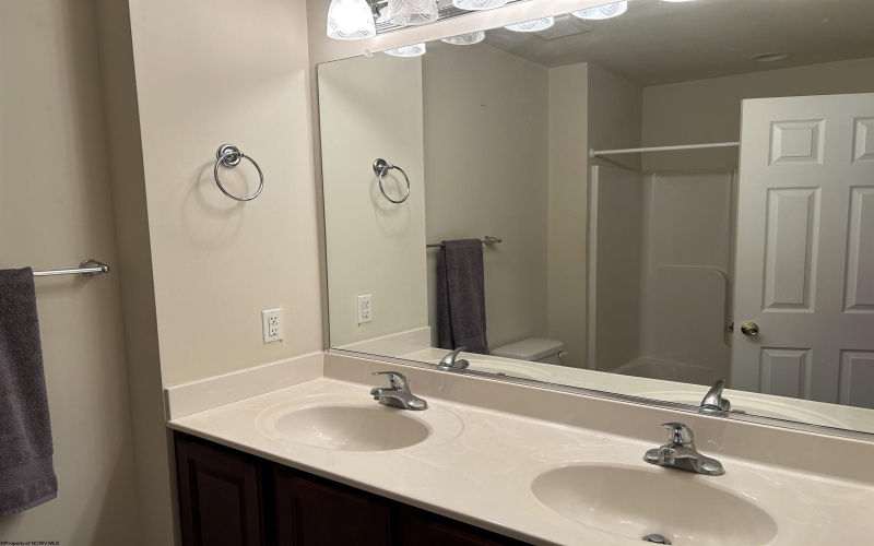 118 Park Place Drive, Morgantown, West Virginia 26508, 2 Bedrooms Bedrooms, 5 Rooms Rooms,2 BathroomsBathrooms,Single Family Attached,For Sale,Park Place,10160711