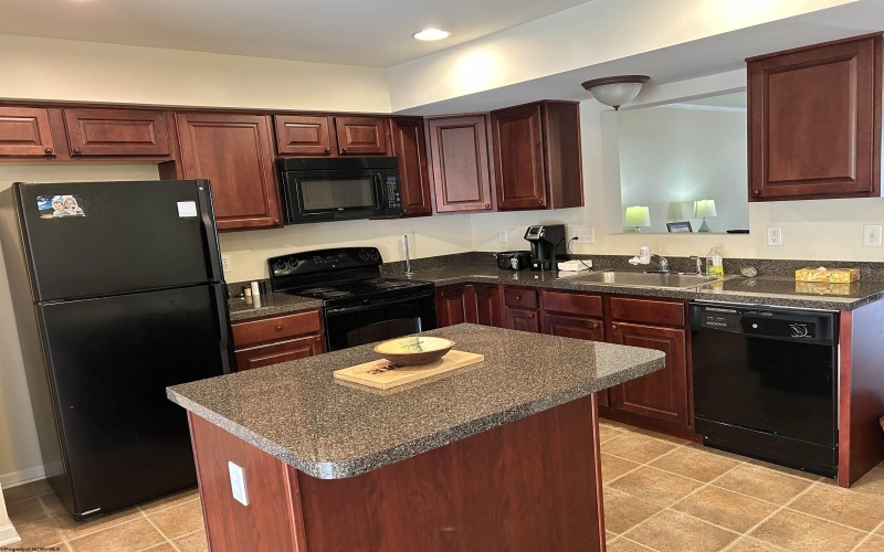 118 Park Place Drive, Morgantown, West Virginia 26508, 2 Bedrooms Bedrooms, 5 Rooms Rooms,2 BathroomsBathrooms,Single Family Attached,For Sale,Park Place,10160711