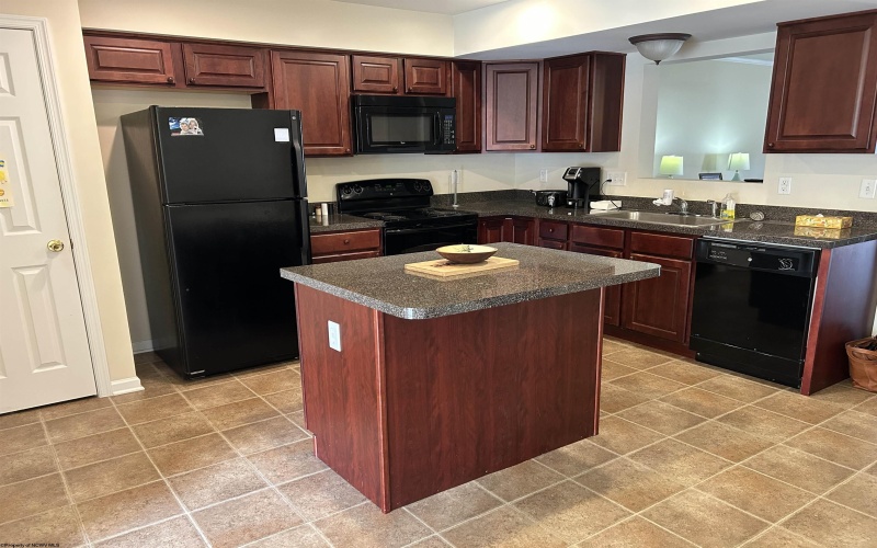 118 Park Place Drive, Morgantown, West Virginia 26508, 2 Bedrooms Bedrooms, 5 Rooms Rooms,2 BathroomsBathrooms,Single Family Attached,For Sale,Park Place,10160711