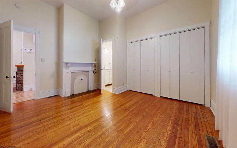 302 Adams Street, Mannington, West Virginia 26582, 2 Bedrooms Bedrooms, 5 Rooms Rooms,1 BathroomBathrooms,Single Family Detached,For Sale,Adams,10160704