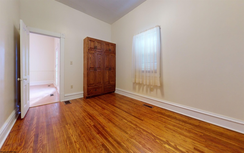 302 Adams Street, Mannington, West Virginia 26582, 2 Bedrooms Bedrooms, 5 Rooms Rooms,1 BathroomBathrooms,Single Family Detached,For Sale,Adams,10160704