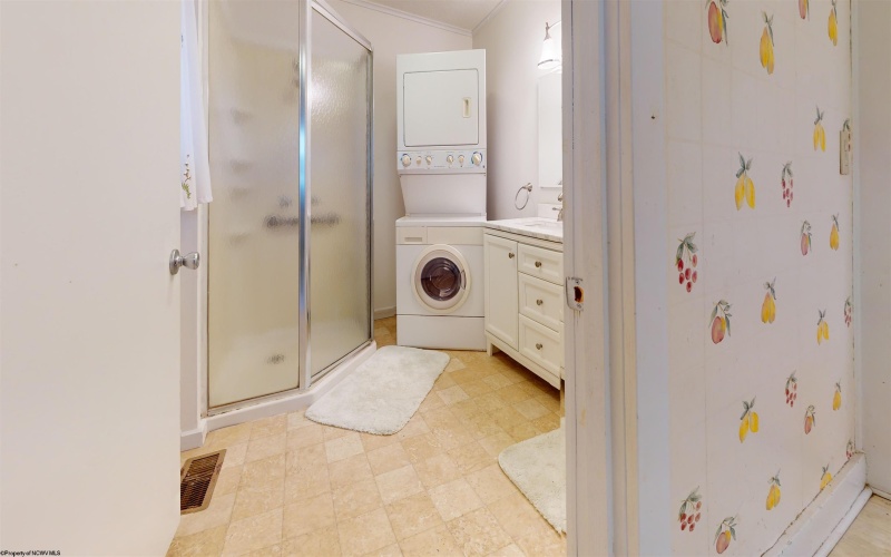 302 Adams Street, Mannington, West Virginia 26582, 2 Bedrooms Bedrooms, 5 Rooms Rooms,1 BathroomBathrooms,Single Family Detached,For Sale,Adams,10160704