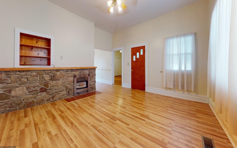 302 Adams Street, Mannington, West Virginia 26582, 2 Bedrooms Bedrooms, 5 Rooms Rooms,1 BathroomBathrooms,Single Family Detached,For Sale,Adams,10160704