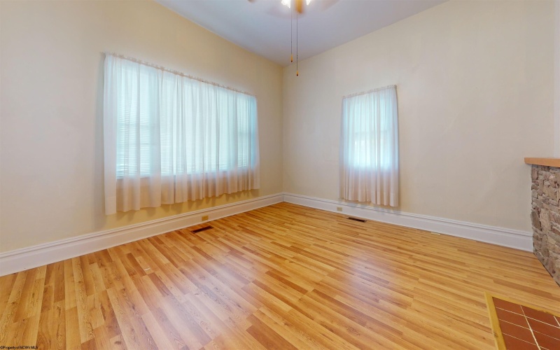 302 Adams Street, Mannington, West Virginia 26582, 2 Bedrooms Bedrooms, 5 Rooms Rooms,1 BathroomBathrooms,Single Family Detached,For Sale,Adams,10160704