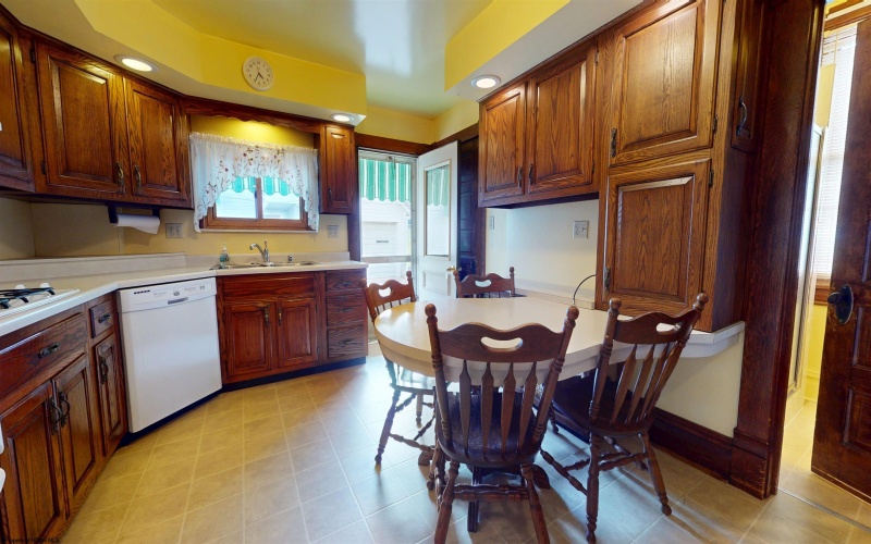 300 Adams Street, Mannington, West Virginia 26582, 4 Bedrooms Bedrooms, 8 Rooms Rooms,2 BathroomsBathrooms,Single Family Detached,For Sale,Adams,10160703