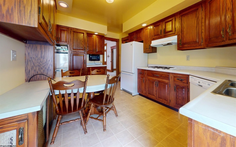 300 Adams Street, Mannington, West Virginia 26582, 4 Bedrooms Bedrooms, 8 Rooms Rooms,2 BathroomsBathrooms,Single Family Detached,For Sale,Adams,10160703