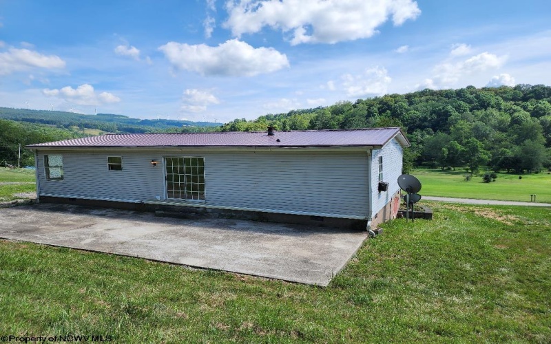801 Stringtown Road, Belington, West Virginia 26250-9999, 3 Bedrooms Bedrooms, 6 Rooms Rooms,2 BathroomsBathrooms,Single Family Detached,For Sale,Stringtown,10160741
